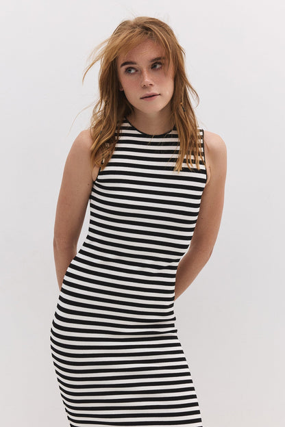 Midikleid mit Schlitz