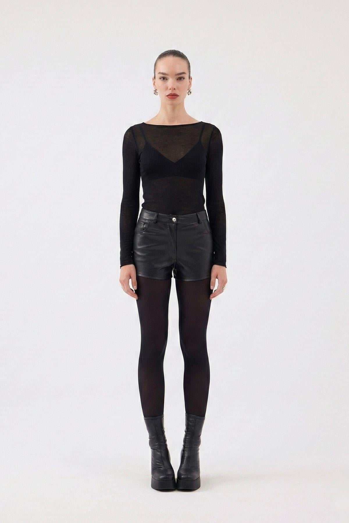 Hochtaillierte Schwarze Leder-Shorts