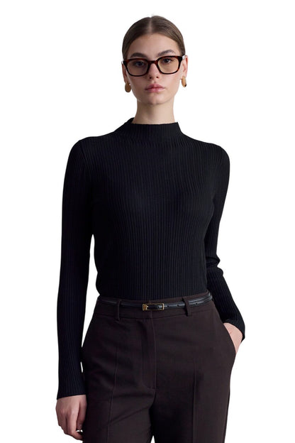 SCHWARZE STRICKBLUSE MIT HOCHAUSSCHNITT