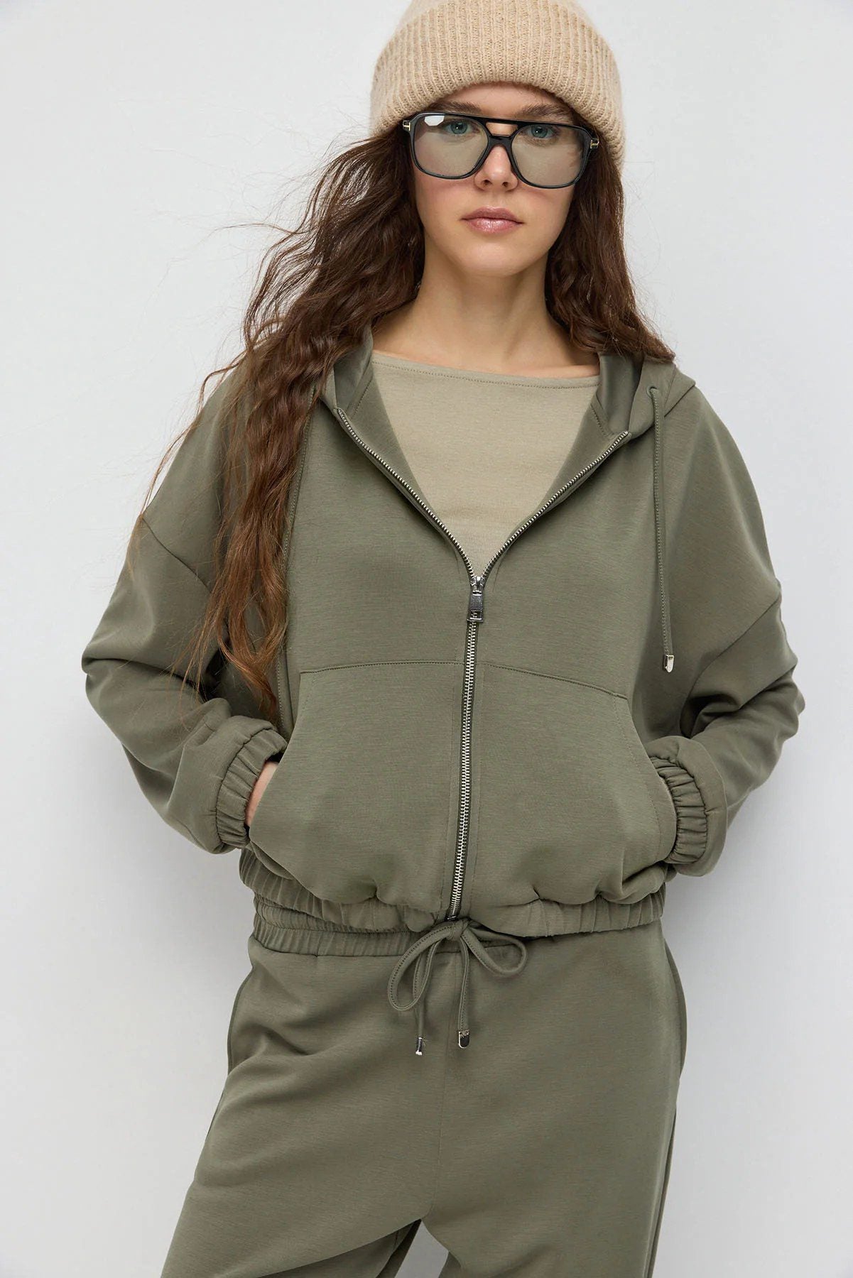Kurze Jacke mit weichem, strukturiertem Reißverschluss