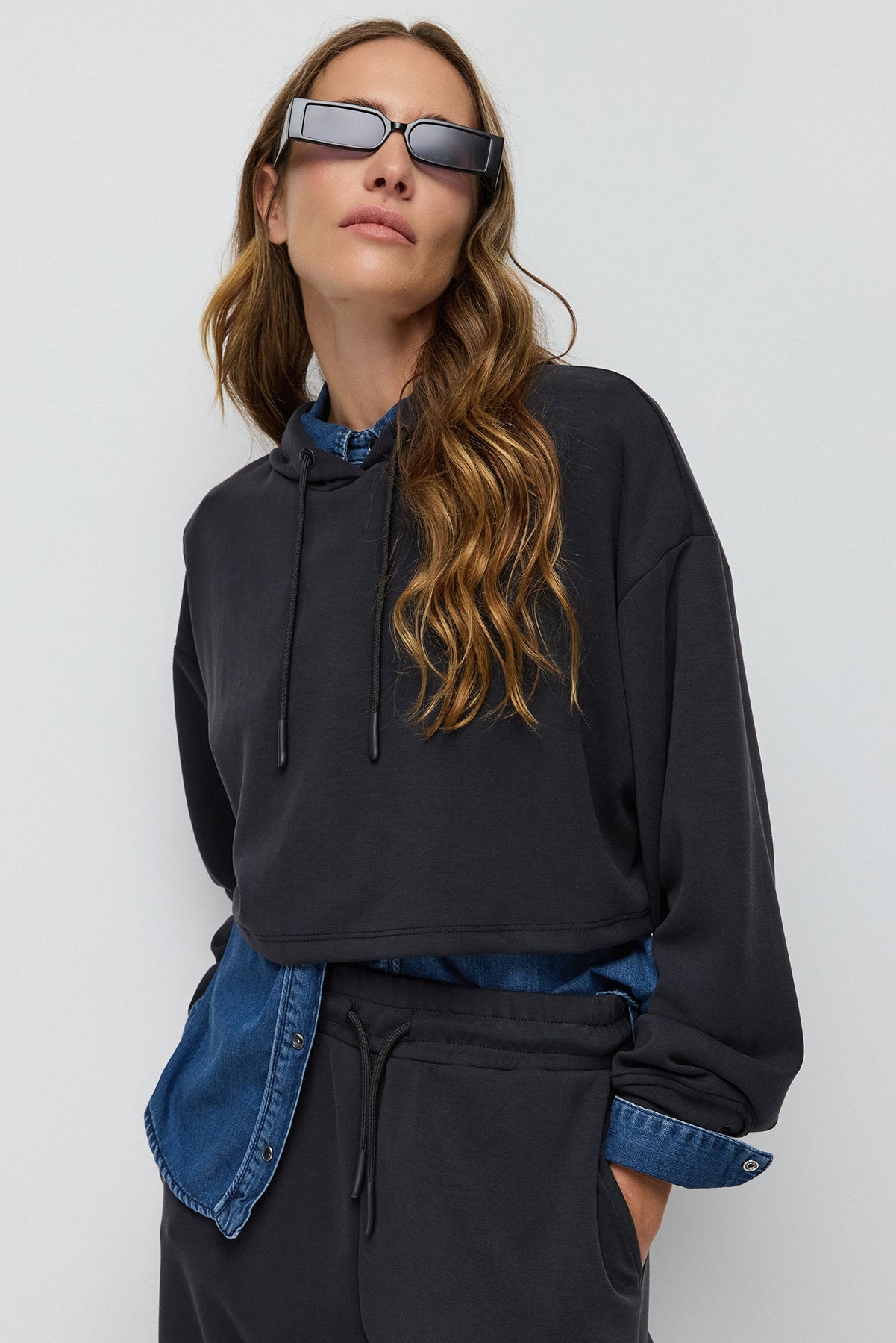 Kurzarm-Sweatshirt mit weicher Textur und Kapuze
