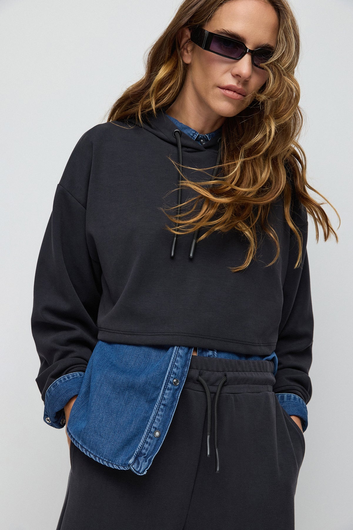 Kurzarm-Sweatshirt mit weicher Textur und Kapuze
