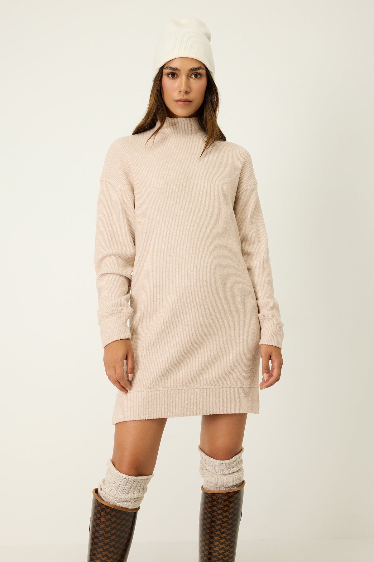 Kleid mit halbem Rollkragen