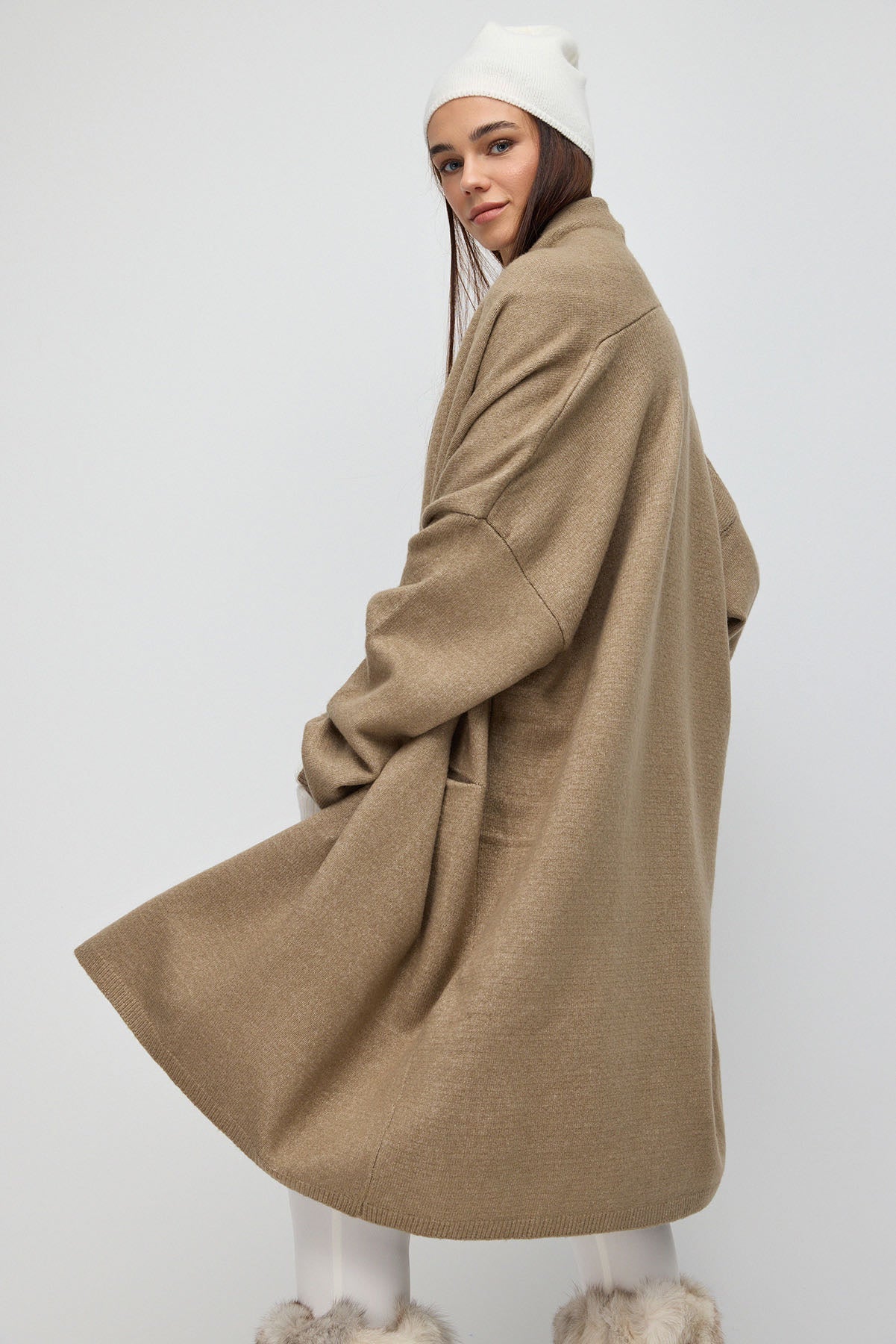 Langer Strickcardigan mit Taschen
