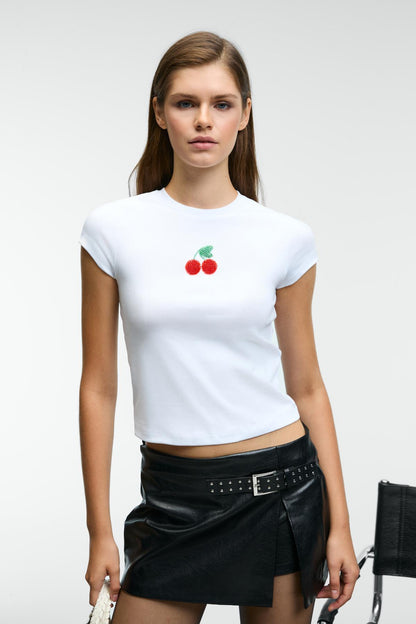 ZEFIRA Damen Slim Tee mit Perlen