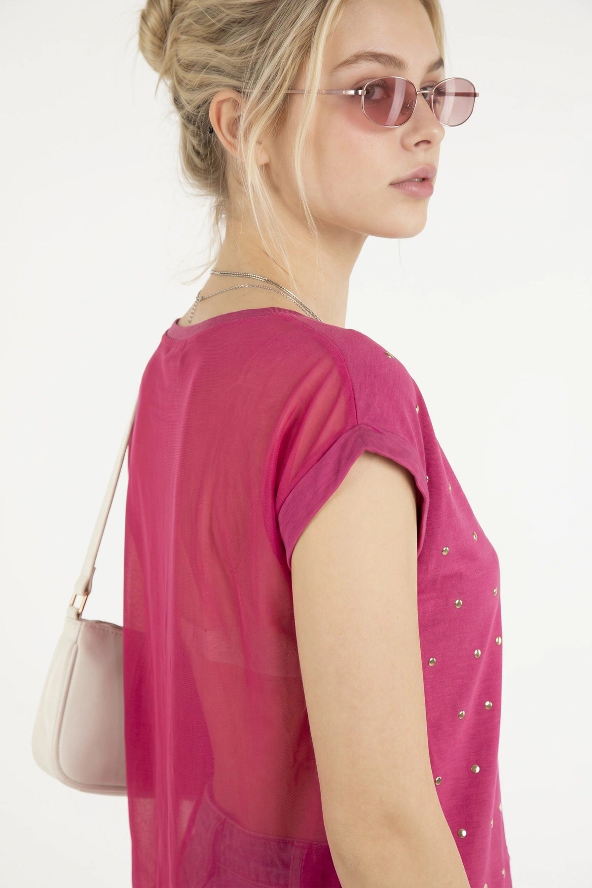 Stud-Detail Weiches T-Shirt mit tiefem Ausschnitt