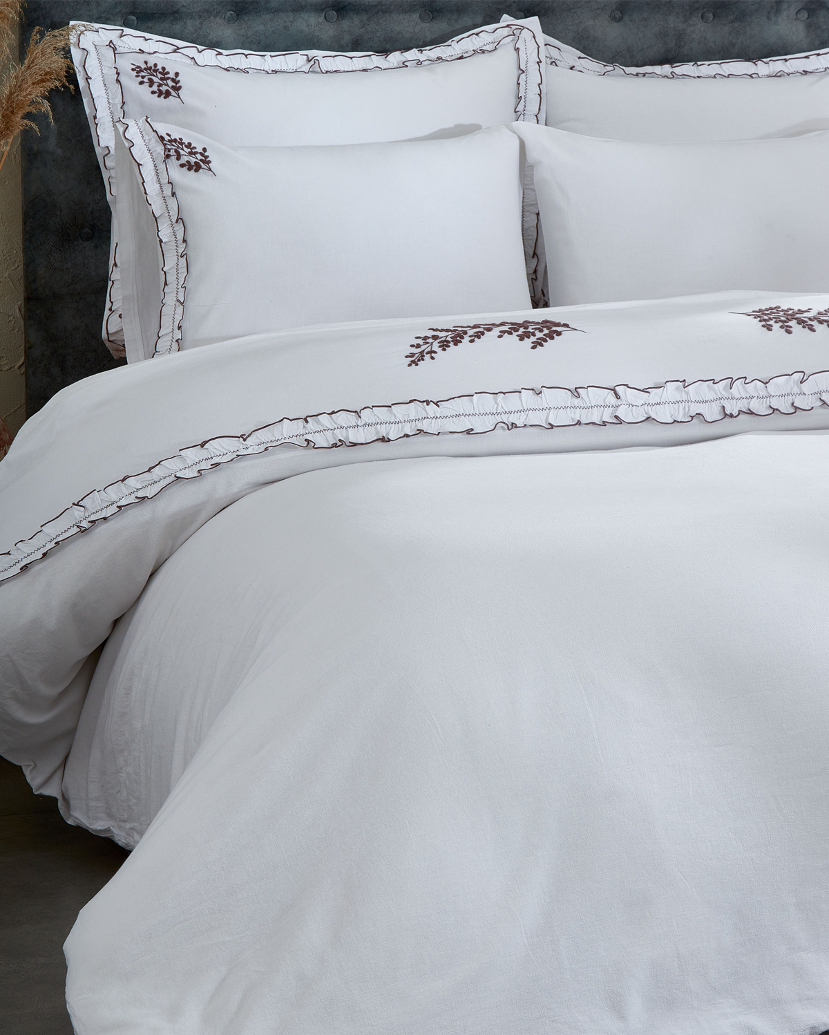 Embroidered Duvet Cover Set - White