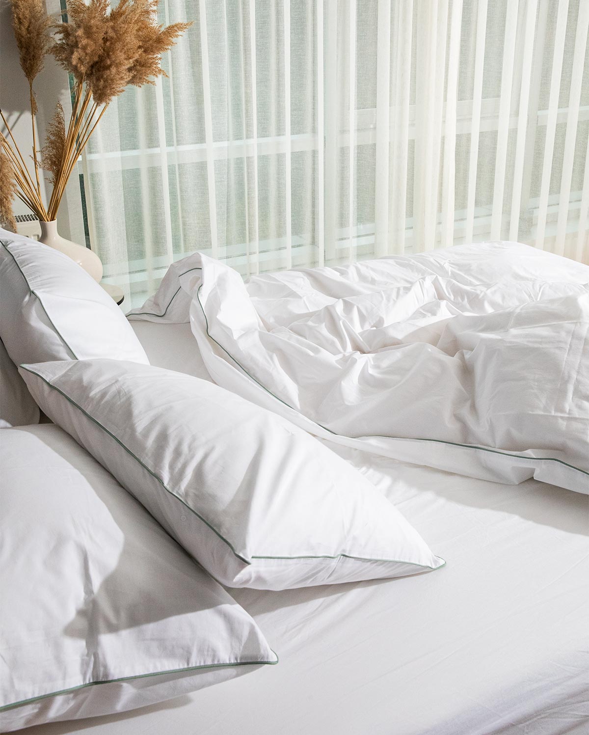 Classic Percale - Core Bedding Set - White with Jade Green Piped Edge