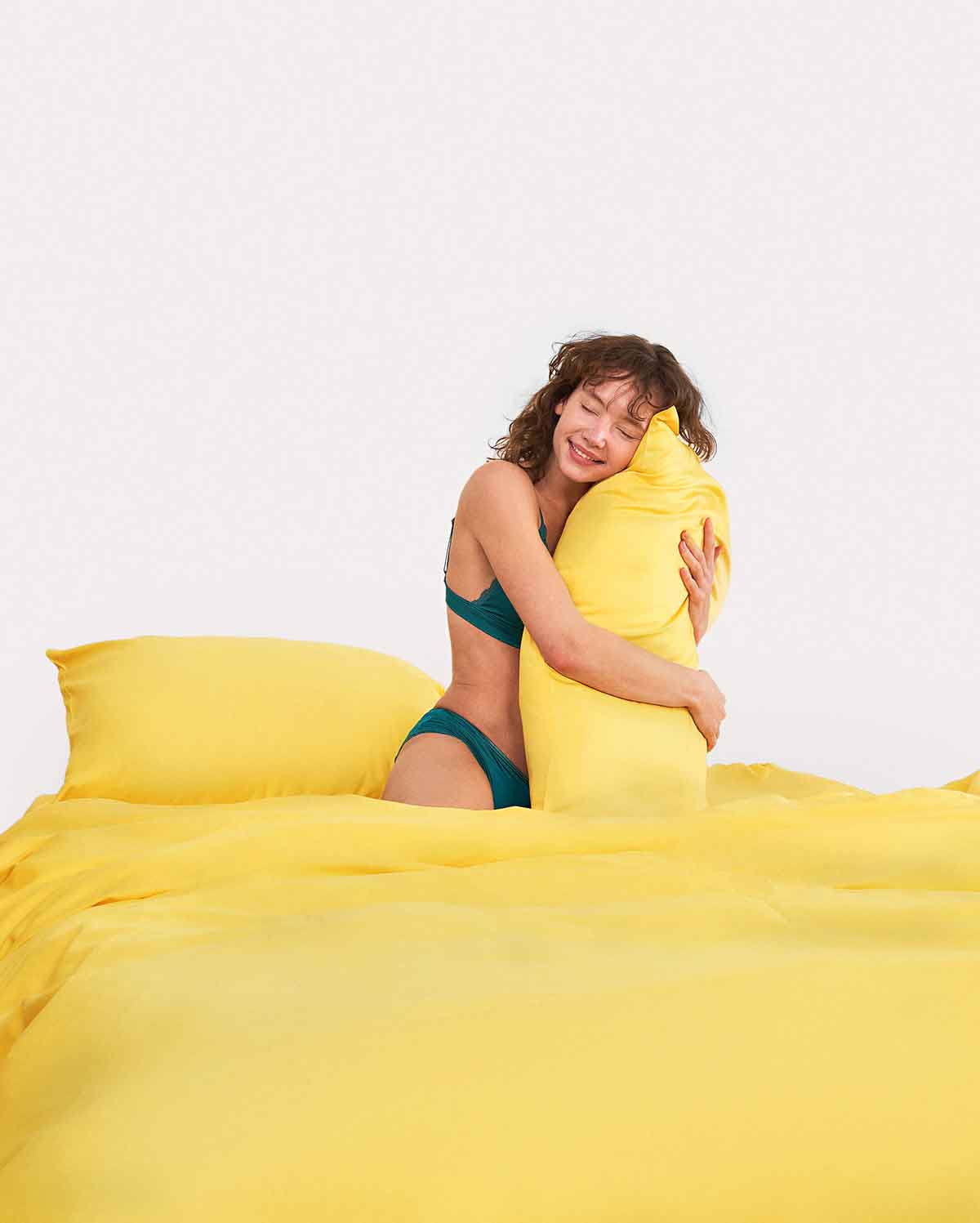 Lavish Sateen - Core Bedding Set - Yellow