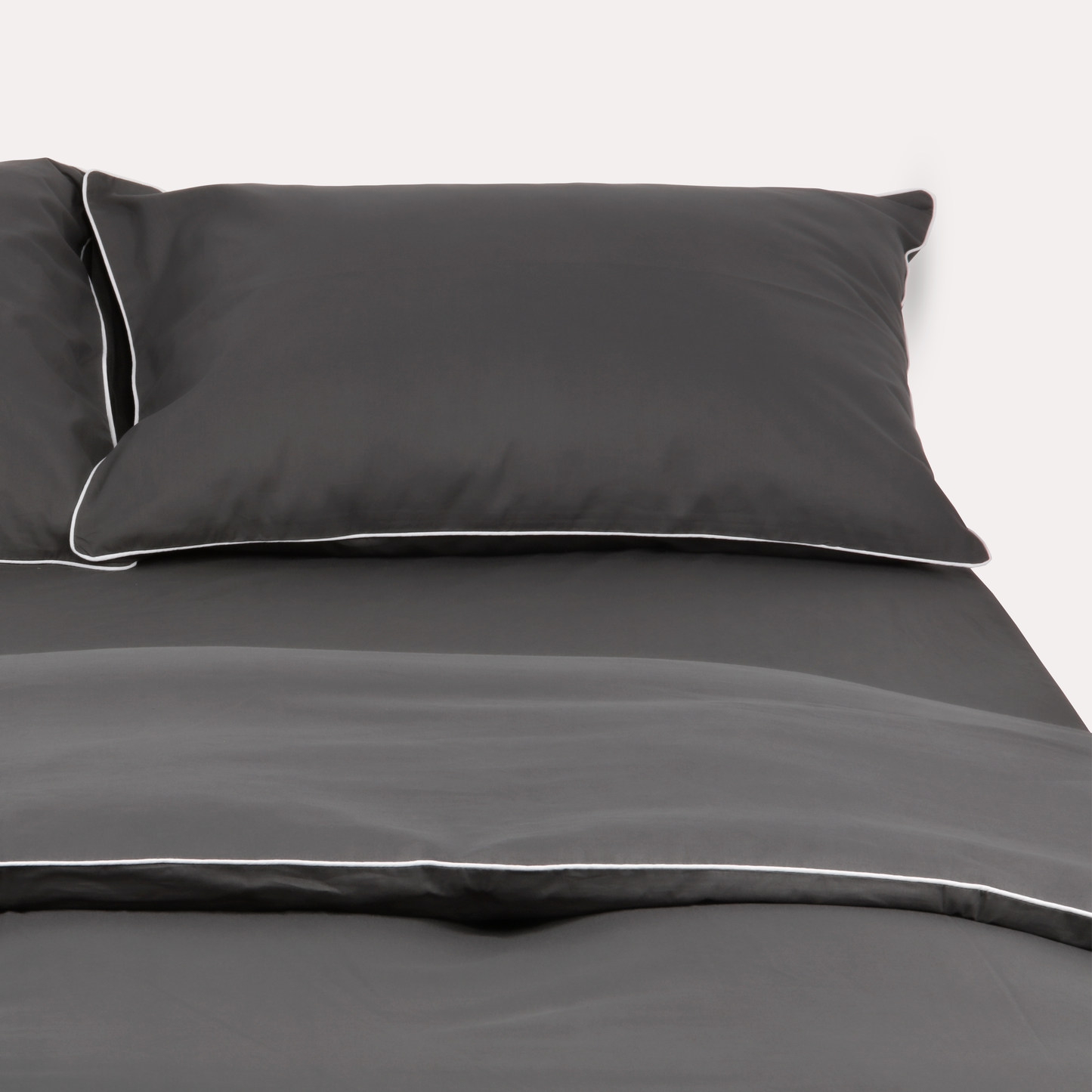 Classic Percale - Fitted Sheet Set- Anthracite with White Piped