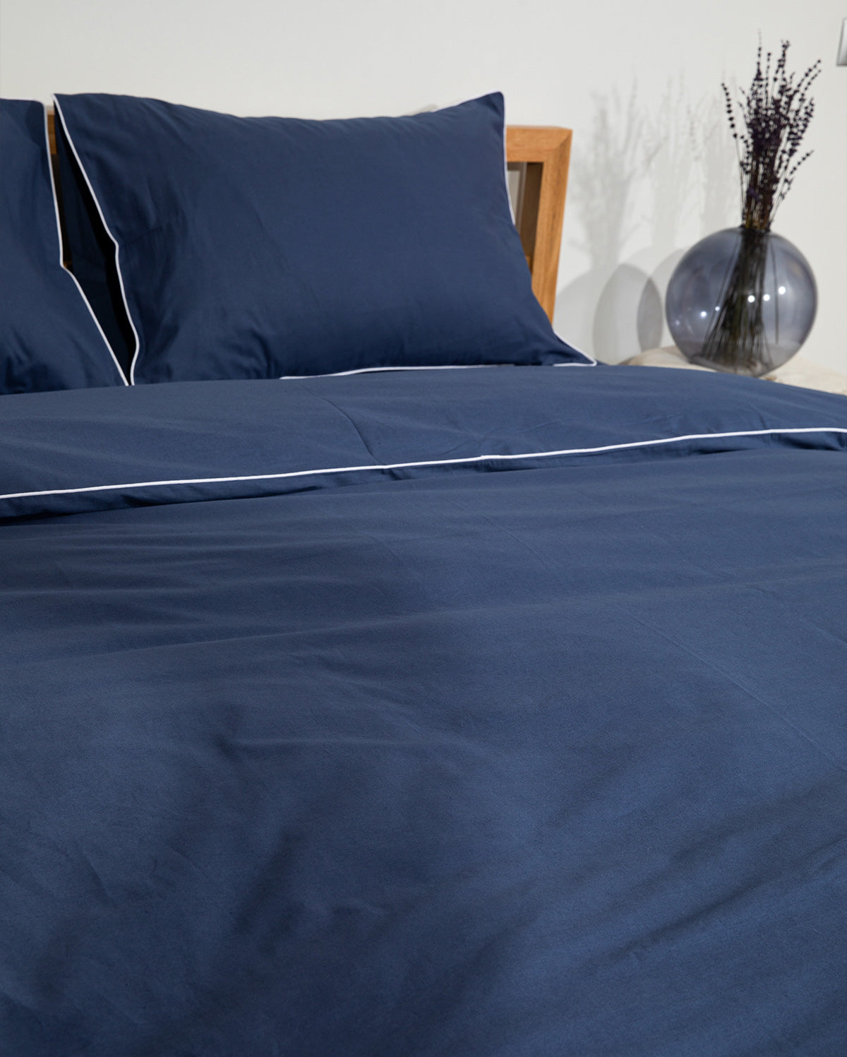 Classic Percale Duvet Cover- Navy Blue with White Piped Edge