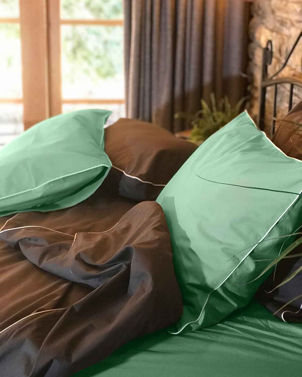 Classic Percale - Core Bedding Set - Jade Green with White Piped Edge